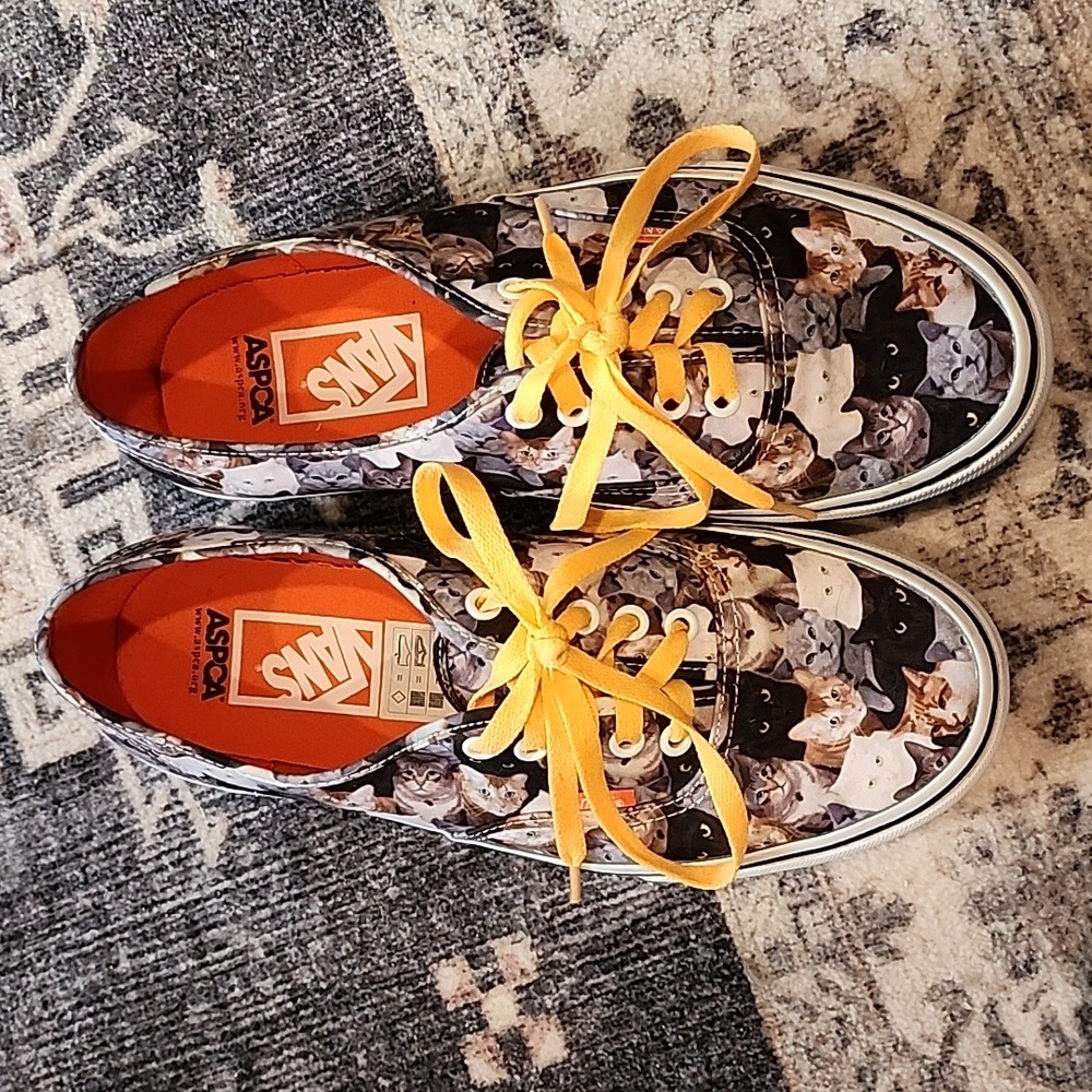 VANS ASPCA Cat Face Print Sneakers Men 8.5 / Womens 10